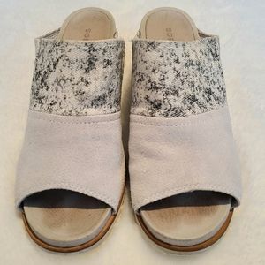 Sorel Joanie II Tan Suede Wedge Slide Sandals Size 9.5